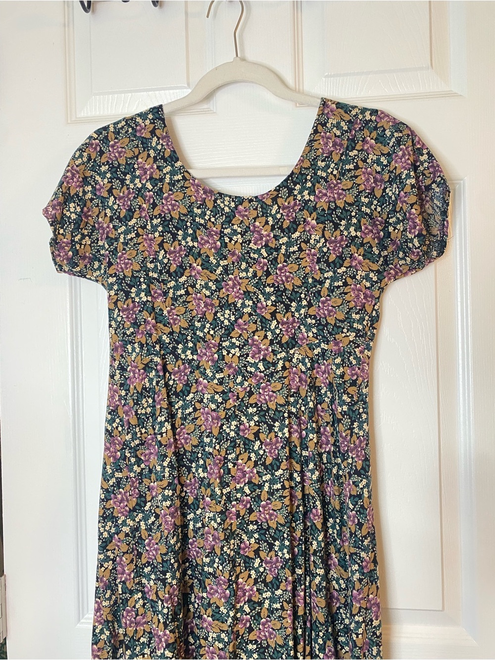 Floral Scoop Neck Midi Dress in Green and Purple